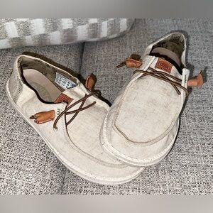 Hey Dude Women’s Cream & Genuine Leather